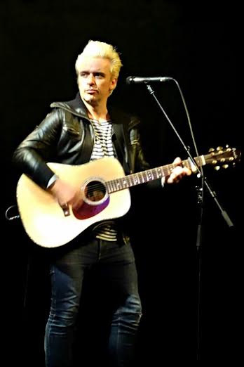 Neil Griffiths - The Christians